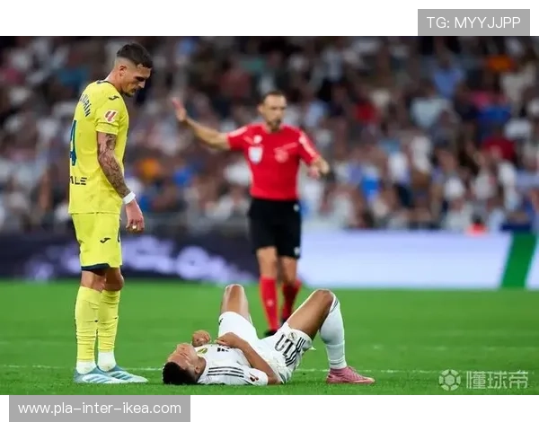 姆巴佩脚踝受伤后仍坚持为国家队出战再度扭伤引发关注